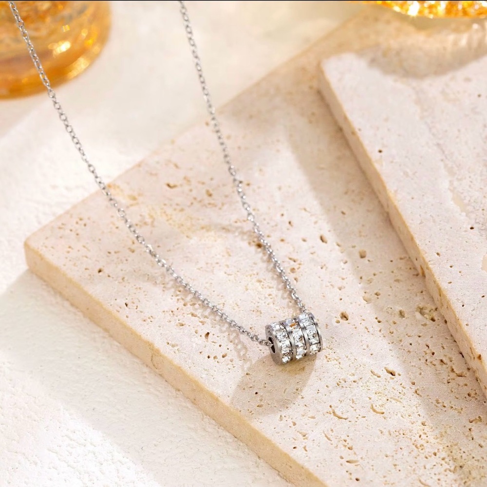 Dazzling 316L stainless steel with zircon necklace
